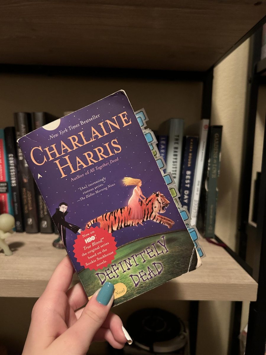 Image of the book Definitely Dead by Charlaine Harris  